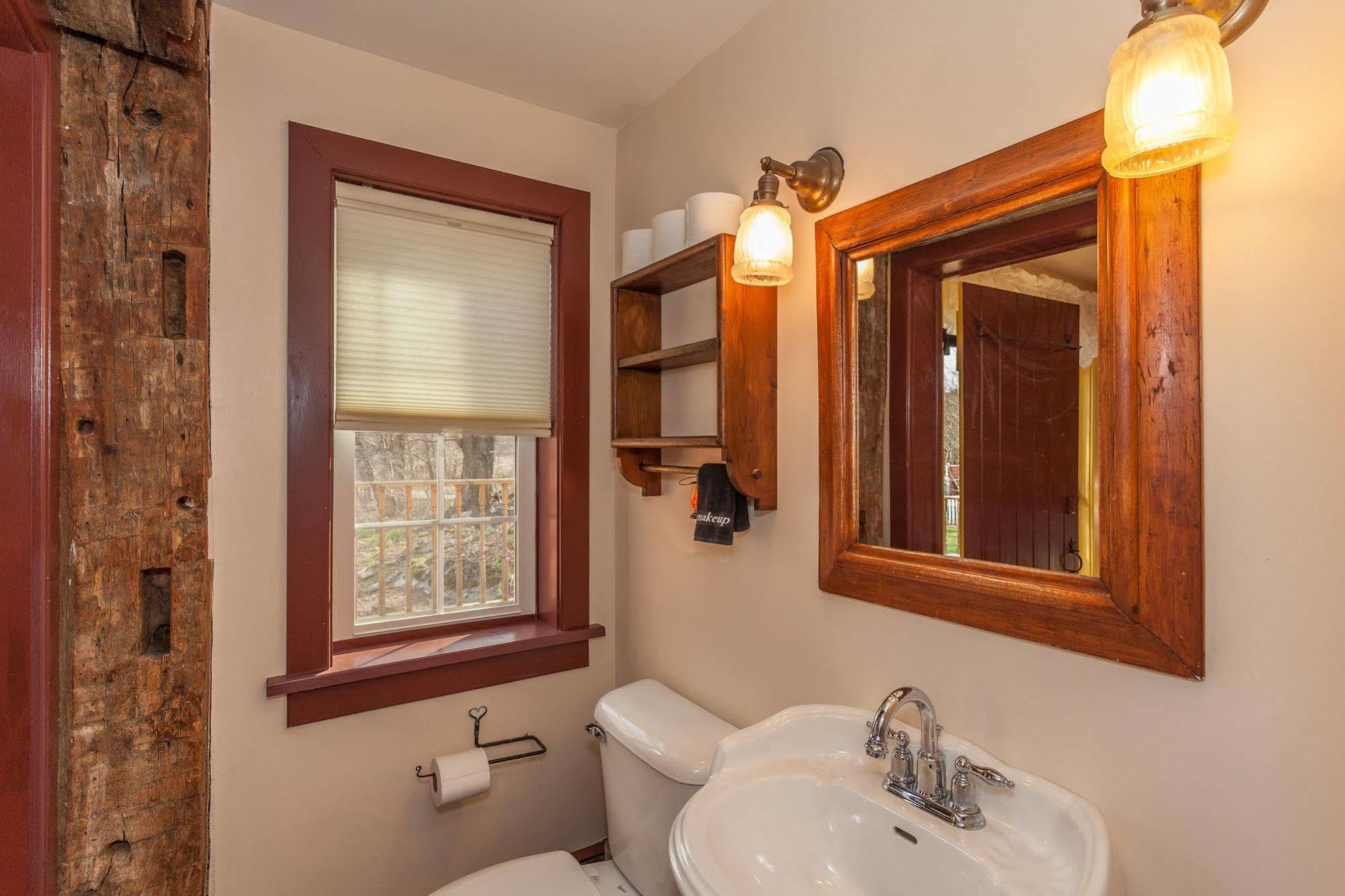 Inn At Buck Hollow Farm Fairfax Экстерьер фото